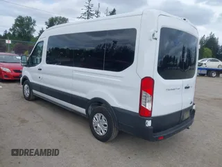 2025 Ford Transit Passenger XL with VIN 1FBAX2C87SKA21405, listed as a IAAI auction lot 42203780 with 1,924 mi miles and . Bid and sale history available at carsss.com. Image 3.