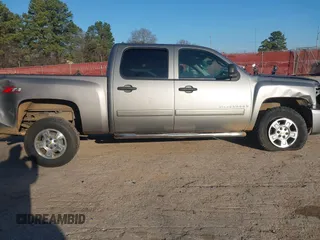 2008 Chevrolet Silverado 1500 1LT with VIN 3GCEC13068G263809, listed as a IAAI auction lot 41251500 with 108,327 mi miles and . Bid and sale history available at DreamBid. Image 13.