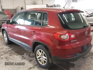 2011 Volkswagen Tiguan SE with VIN WVGBV7AX9BW000461, listed as a IAAI auction lot 42032028 with 149,896 mi miles and . Bid and sale history available at DreamBid. Image 3.