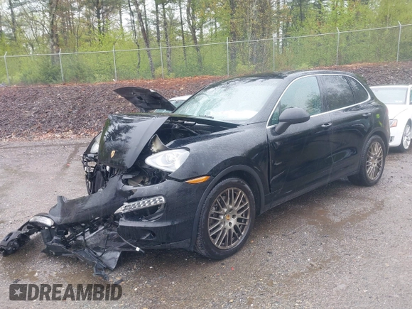 2014 Porsche Cayenne S с VIN WP1AB2A25ELA59365, выставлен на аукционе IAAI как лот 42233940 с пробегом 76 454 миль миль и . История ставок и продаж доступна на DreamBid. Изображение 17.