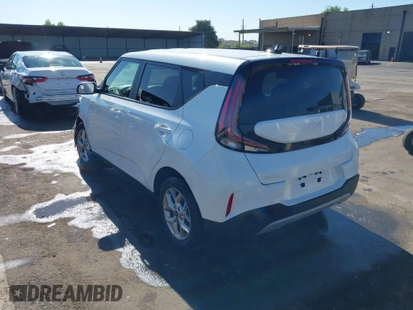 2024 Kia Soul S with VIN KNDJ23AU7R7227529, listed as a IAAI auction lot 42233767 with 28,410 mi miles and . Bid and sale history available at DreamBid. Image 3.