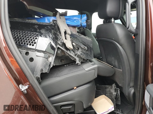 2024 Land Rover Defender X-Dynamic SE with VIN SALE2FEU2R2282196, listed as a Copart auction lot 81811774 with 12,288 mi miles and Salvage title. Bid and sale history available at DreamBid. Image 11.