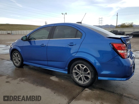 2019 Chevrolet Sonic LT z VIN 1G1JD5SB3K4148300, wystawiony jako Copart lot #52169025 z przebiegiem 59 689 mil mil oraz Szkoda całkowita • Salvage title. Historia ofert i sprzedaży dostępna na DreamBid. Obrazek 2.
