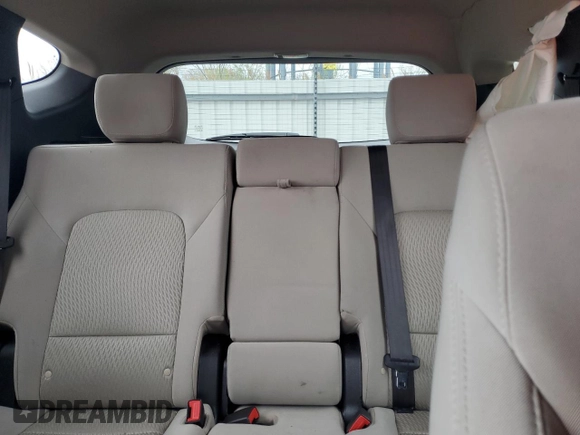 2017 Hyundai Santa Fe 2.4L z VIN 5XYZT3LB4HG381838, wystawiony jako Copart lot #53923535 z przebiegiem 71 815 mil mil oraz Szkoda całkowita • Salvage title. Historia ofert i sprzedaży dostępna na DreamBid. Obrazek 10.