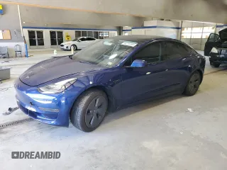 2021 Tesla Model 3 Standard Range Plus z VIN 5YJ3E1EA8MF089376, wystawiony jako Copart lot #56216165 z przebiegiem 43 974 mil mil oraz Szkody całkowita. Historia ofert i sprzedaży dostępna na DreamBid. Obrazek 1.