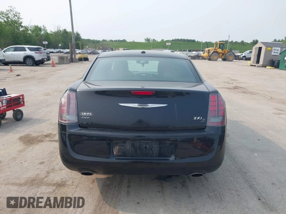 2014 Chrysler 300 S z VIN 2C3CCAGG8EH222645, wystawiony jako IAAI lot #42381766 z przebiegiem 254 710 mil mil oraz . Historia ofert i sprzedaży dostępna na DreamBid. Obrazek 16.