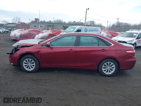 2015 Toyota Camry XLE with VIN 4T1BF1FK8FU983576, listed as a IAAI auction lot 41910503 with 62,941 mi miles. Bid and sale history available at carsss.com. Image 14.