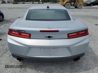 2017 Chevrolet Camaro 1LT z VIN 1G1FB1RX9H0160179, wystawiony jako Copart lot #56004185 z przebiegiem Nie podano mil oraz Czysty tytuł • Clean title. Historia ofert i sprzedaży dostępna na DreamBid. Obrazek 6.