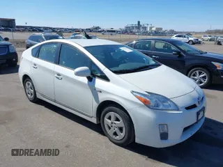 2011 Toyota Prius I with VIN JTDKN3DU1B0270124, listed as a IAAI auction lot 41871546 with 272,088 mi miles. Bid and sale history available at carsss.com. Image 1.