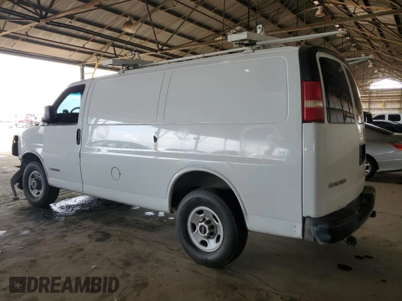 2004 GMC Savana Cargo Van with VIN 1GTHG35UX41162620, listed as a Copart auction lot 42959915 with 222,316 mi miles and Salvage Title. Bid and sale history available at carsss.com. Image 2.