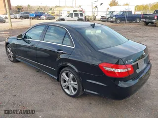 2013 Mercedes-Benz E-Class E 350 Luxury with VIN WDDHF5KB2DA715641, listed as a IAAI auction lot 41598326 with 89,060 mi miles. Bid and sale history available at carsss.com. Image 3.