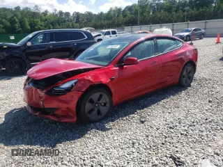 2022 Tesla Model 3 z VIN 5YJ3E1EA8NF353679, wystawiony jako Copart lot #56831495 z przebiegiem 42 270 mil mil oraz Szkoda całkowita • Salvage title. Historia ofert i sprzedaży dostępna na DreamBid. Obrazek 1.