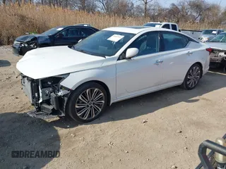 2023 Nissan Altima SL with VIN 1N4BL4EV7PN333570, listed as a IAAI auction lot 41697717 with 16,499 mi miles and . Bid and sale history available at DreamBid. Image 2.