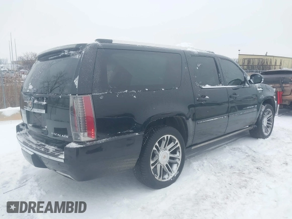 2012 Cadillac Escalade ESV Premium z VIN 1GYS4JEF0CR310045, wystawiony jako IAAI lot #41332306 z przebiegiem 166 676 mil mil oraz . Historia ofert i sprzedaży dostępna na DreamBid. Obrazek 4.