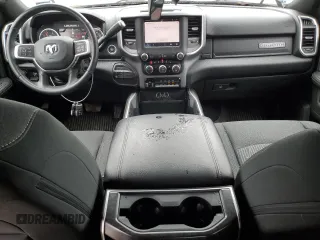 2022 Ram 2500 Big Horn z VIN 3C6UR5ML0NG381738, wystawiony jako Copart lot #49081975 z przebiegiem 19 806 mil mil oraz Szkoda całkowita • Salvage title. Historia ofert i sprzedaży dostępna na DreamBid. Obrazek 8.