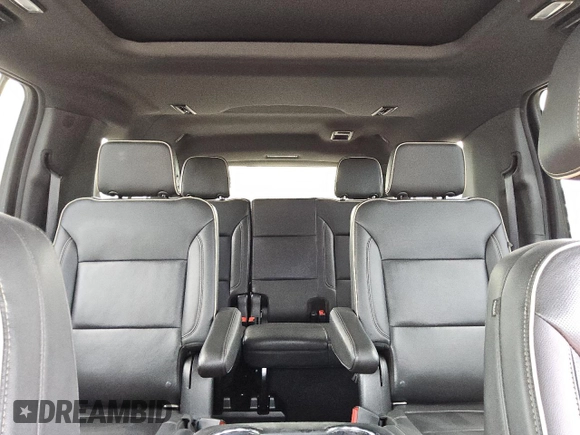 2022 GMC Yukon XL SLT z VIN 1GKS2GKD4NR141964, wystawiony jako Copart lot #57157795 z przebiegiem 48 131 mil mil oraz Czysty tytuł • Clean title. Historia ofert i sprzedaży dostępna na DreamBid. Obrazek 10.