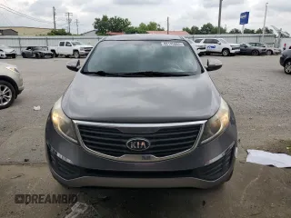 2013 Kia Sportage LX z VIN KNDPB3A25D7508794, wystawiony jako Copart lot #60145865 z przebiegiem 134 503 mil mil oraz Czysty tytuł • Clean title. Historia ofert i sprzedaży dostępna na DreamBid. Obrazek 5.