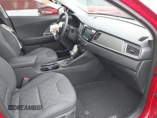 2018 Kia Niro LX with VIN KNDCB3LC7J5140579, listed as a IAAI auction lot 41895014 with 17,683 mi miles. Bid and sale history available at carsss.com. Image 5.
