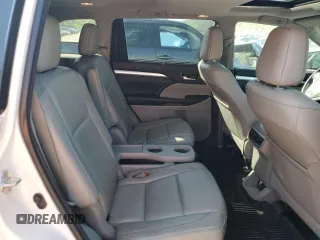 2018 Toyota Highlander SE with VIN 5TDJZRFH5JS536369, listed as a Copart auction lot 61564955 with 130,185 mi miles and Salvage title. Bid and sale history available at DreamBid. Image 11.