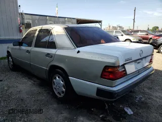 1993 Mercedes-Benz 400 with VIN WDBEA34E2PB941652, listed as a Copart auction lot 50035065 with 162,925 mi miles and Salvage Title. Bid and sale history available at carsss.com. Image 2.