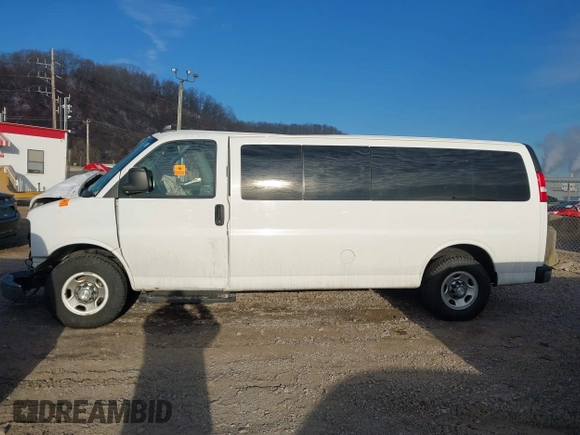 2018 Chevrolet Express Passenger LT with VIN 1GAZGPFG6J1269222, listed as a IAAI auction lot 41433114 with 99,985 mi miles and . Bid and sale history available at DreamBid. Image 14.