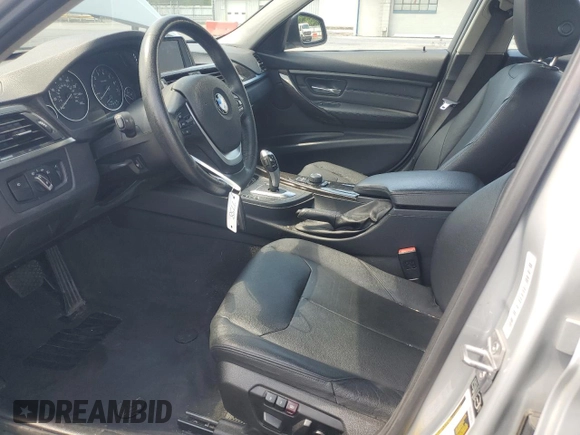2015 BMW 3 Series 328i xDrive с VIN WBA3B5C53FP653530, выставлен на аукционе Copart как лот 61859315 с пробегом 92 041 миль миль и Списание • Salvage title. История ставок и продаж доступна на DreamBid. Изображение 7.
