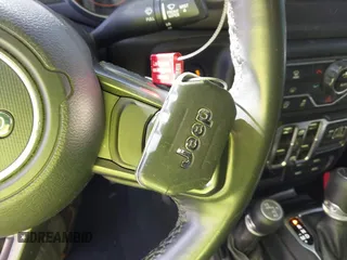 2021 Jeep Gladiator Willys z VIN 1C6HJTAG0ML536455, wystawiony jako IAAI lot #41702393 z przebiegiem 90 644 mil mil oraz . Historia ofert i sprzedaży dostępna na DreamBid. Obrazek 11.