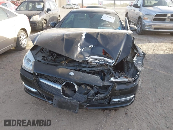 2013 Mercedes-Benz SLK-Class SLK 350 with VIN WDDPK5HA6DF054060, listed as a IAAI auction lot 41797807 with 84,877 mi miles. Bid and sale history available at carsss.com. Image 12.
