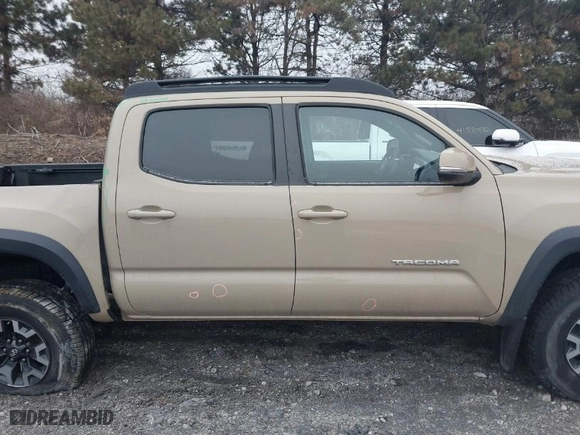 2016 Toyota Tacoma SR with VIN 5TFCZ5AN9GX037771, listed as a IAAI auction lot 41575220 with 93,261 mi miles. Bid and sale history available at carsss.com. Image 13.