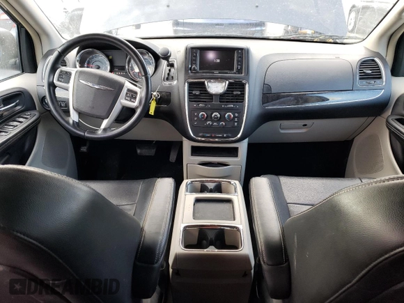 2015 Chrysler Town & Country LX with VIN 2C4RC1AG6FR675771, listed as a Copart auction lot 82665674 with 146,636 mi miles and Salvage Title. Bid and sale history available at carsss.com. Image 8.
