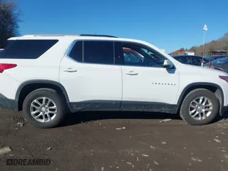 2018 Chevrolet Traverse LT Cloth with VIN 1GNEVGKW3JJ159356, listed as a IAAI auction lot 41430477 with 57,541 mi miles. Bid and sale history available at carsss.com. Image 13.