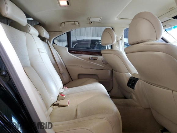 2013 Lexus LS 460 z VIN JTHCL5EF7D5019554, wystawiony jako Copart lot #54660285 z przebiegiem 137 843 mil mil oraz Nie do naprawy. Historia ofert i sprzedaży dostępna na DreamBid. Obrazek 10.