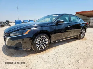 2025 Nissan Altima SV z VIN 1N4BL4DV8SN352039, wystawiony jako Copart lot #57970815 z przebiegiem 6 744 mil mil oraz Czysty tytuł • Clean title. Historia ofert i sprzedaży dostępna na DreamBid. Obrazek 1.