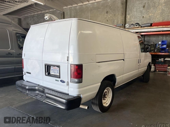 2010 Ford Econoline Cargo Commercial z VIN 1FTNE1EW0ADA90769, wystawiony jako IAAI lot #42398483 z przebiegiem 258 005 mil mil oraz . Historia ofert i sprzedaży dostępna na DreamBid. Obrazek 5.