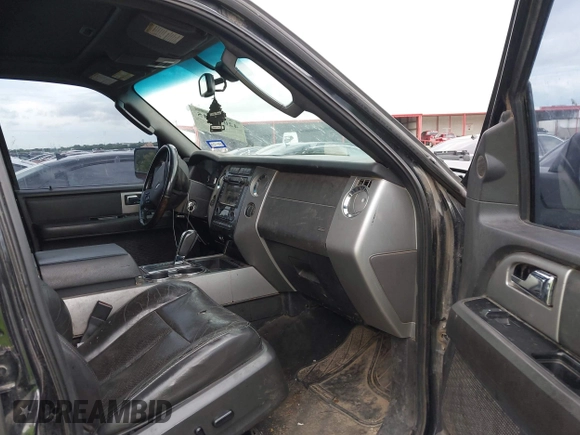2011 Ford Expedition EL Limited with VIN 1FMJK2A5XBEF07297, listed as a IAAI auction lot 42095215 with 250,179 mi miles. Bid and sale history available at carsss.com. Image 5.