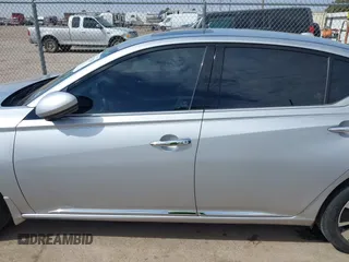 2019 Nissan Altima 2.5 SV with VIN 1N4BL4DV3KN305825, listed as a IAAI auction lot 41697209 with 96,619 mi miles. Bid and sale history available at carsss.com. Image 14.