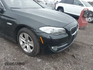 2013 BMW 5 Series 528i xDrive with VIN WBAXH5C59DDW15444, listed as a IAAI auction lot 40818314 with 114,901 mi miles and . Bid and sale history available at DreamBid. Image 6.