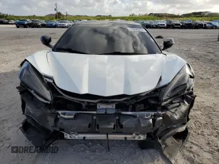 2020 Chevrolet Corvette 2LT z VIN 1G1Y72D46L5111398, wystawiony jako Copart lot #79948504 z przebiegiem 27 848 mil mil oraz Szkoda całkowita • Salvage title. Historia ofert i sprzedaży dostępna na DreamBid. Obrazek 5.