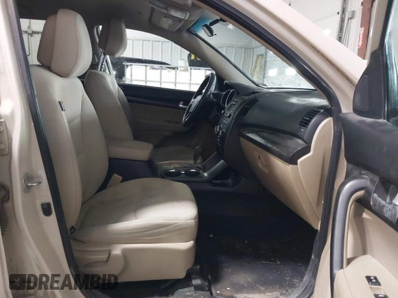 2012 Kia Sorento LX with VIN 5XYKTDA25CG226072, listed as a IAAI auction lot 41398669 with 229,218 mi miles. Bid and sale history available at carsss.com. Image 5.