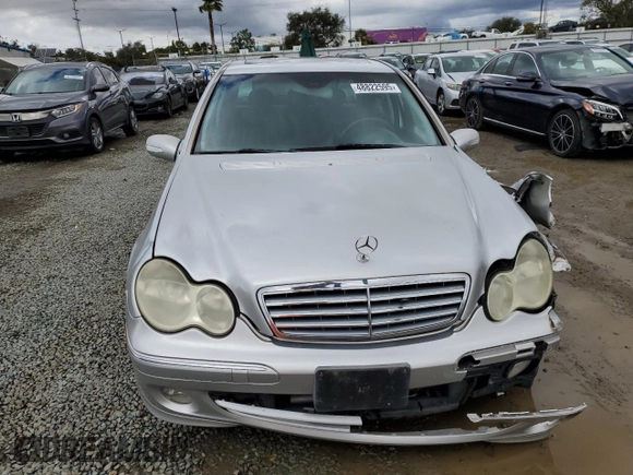 2005 Mercedes-Benz C 240 с VIN WDBRF61J65A777962, выставлен на аукционе Copart как лот 48822595 с пробегом 171 169 миль миль и Списание • Salvage title. История ставок и продаж доступна на DreamBid. Изображение 5.