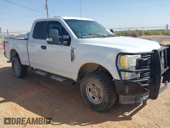 2017 Ford F-250 XLT с VIN 1FT7X2B69HEB92248, выставлен на аукционе IAAI как лот 42256809 с пробегом 128 110 миль миль и . История ставок и продаж доступна на DreamBid. Изображение 13.