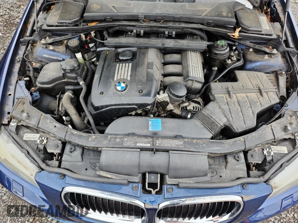2011 BMW 3 Series 328i with VIN WBAPH5G54BNM74168, listed as a Copart auction lot 65030385 with 104,486 mi miles and Clean title. Bid and sale history available at DreamBid. Image 11.