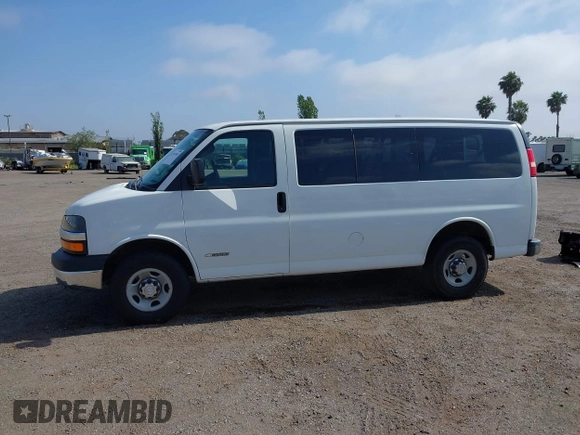 2006 Chevrolet Express Passenger with VIN 1GAHG35U061192639, listed as a IAAI auction lot 42465565 with 208,587 mi miles and . Bid and sale history available at DreamBid. Image 14.
