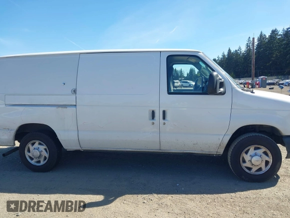 2013 Ford Econoline Cargo Commercial z VIN 1FTNE1EW5DDB12110, wystawiony jako IAAI lot #42170862 z przebiegiem 118 679 mil mil oraz . Historia ofert i sprzedaży dostępna na DreamBid. Obrazek 13.
