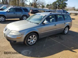 2005 Volkswagen Passat z VIN WVWCD63BX5E022812, wystawiony jako Copart lot #43073555 z przebiegiem 126 737 mil mil oraz Czysty tytuł • Clean title. Historia ofert i sprzedaży dostępna na DreamBid. Obrazek 1.