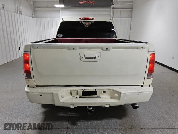 2011 GMC Sierra 1500 Denali z VIN 3GTP2XE21BG345323, wystawiony jako Copart lot #43329045 z przebiegiem 236 126 mil mil oraz Czysty tytuł • Clean title. Historia ofert i sprzedaży dostępna na DreamBid. Obrazek 6.