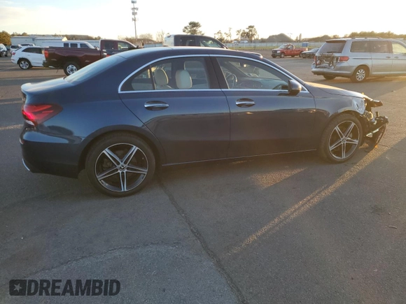 2022 Mercedes-Benz A 220 with VIN W1K3G4FBXNJ366595, listed as a Copart auction lot 41564805 with 33,487 mi miles and Salvage Title. Bid and sale history available at DreamBid. Image 3.