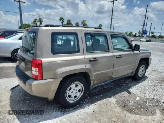 2008 Jeep Patriot Sport with VIN 1J8FT28078D722144, listed as a Copart auction lot 58493765 with 176,133 mi miles and Salvage title. Bid and sale history available at DreamBid. Image 3.