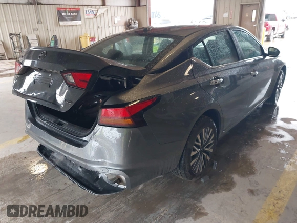 2025 Nissan Altima SV with VIN 1N4BL4DW2SN351266, listed as a IAAI auction lot 41869361 with 8,698 mi miles and . Bid and sale history available at DreamBid. Image 4.