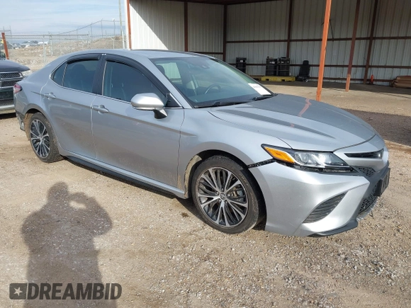 2020 Toyota Camry SE with VIN 4T1M11AK2LU869485, listed as a IAAI auction lot 41593137 with 90,501 mi miles. Bid and sale history available at carsss.com. Image 1.